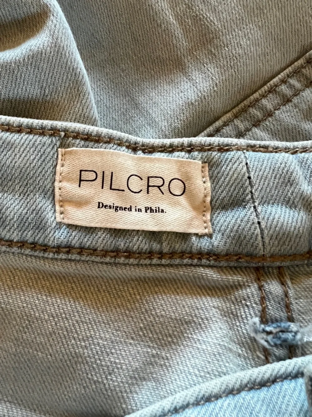 Pilcro Rylan Floral Jeans High Rise Cropped Flare Coquette 26W Cottagecore - Picture 2 of 9
